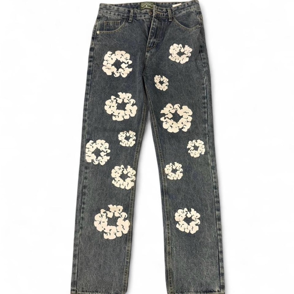 Stylish Men's Skinny Jeans with Floral Accents